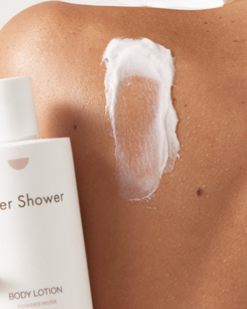 מה ההבדל בין קרם גוף לתחליב גוף – ולמה בחרנו בקרם